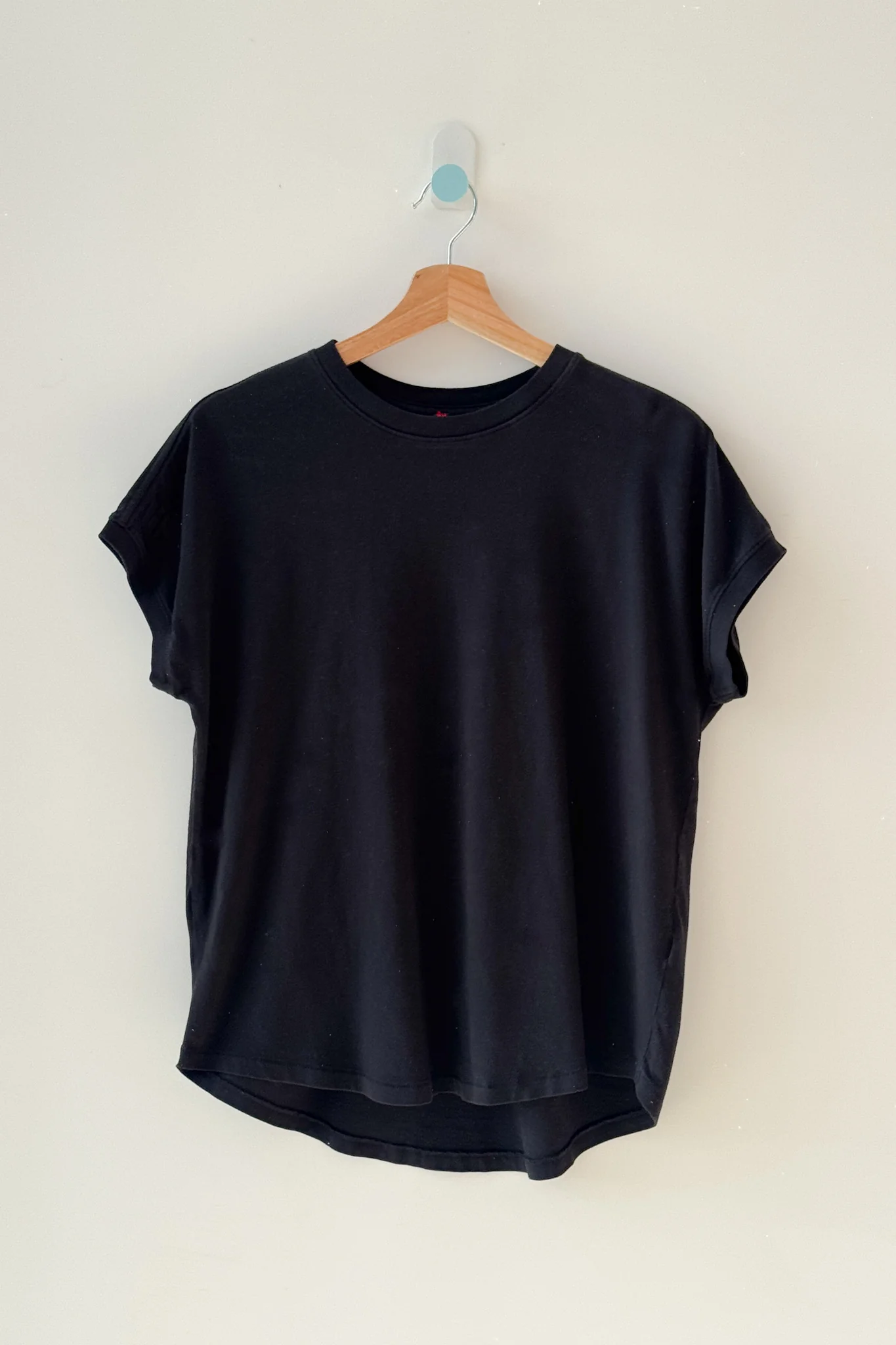 Ease Tee - True Black - Image 4