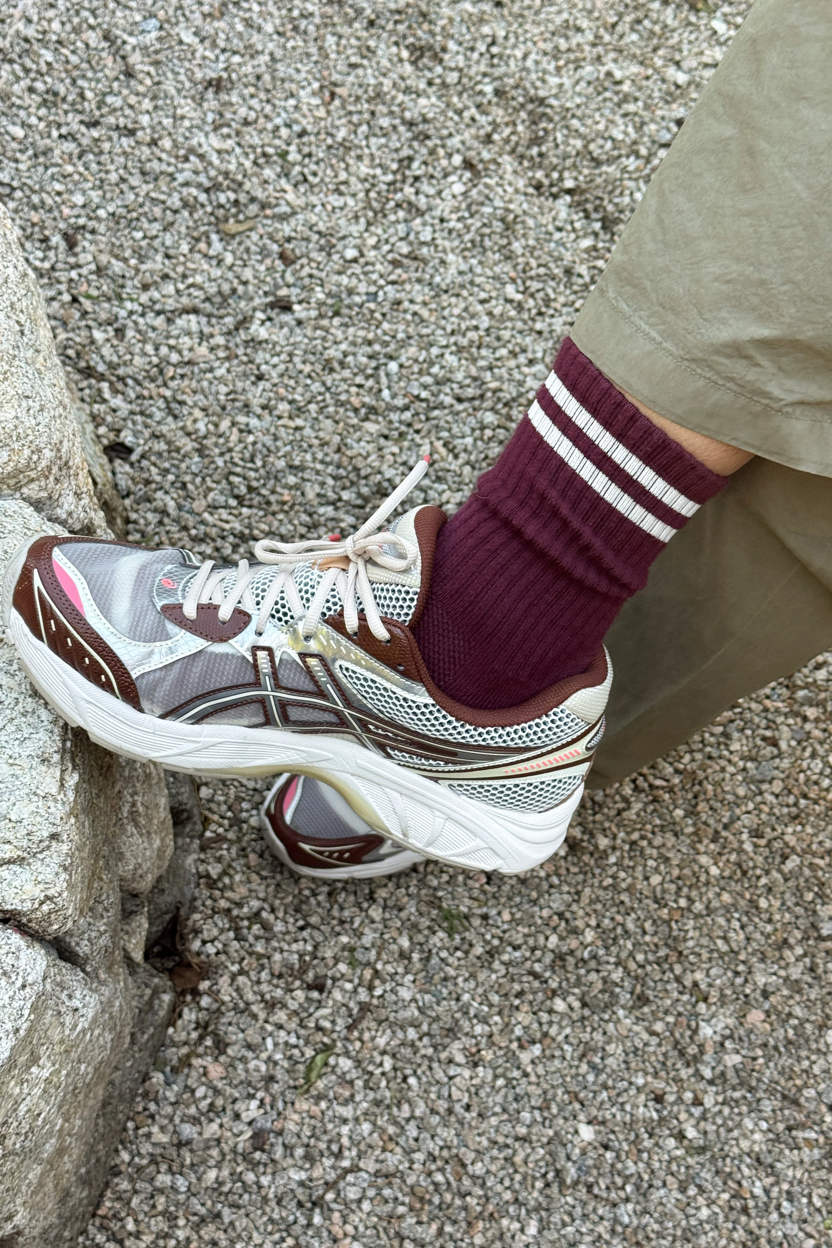 EXTENDED Boyfriend Socks - Maroon - Image 3