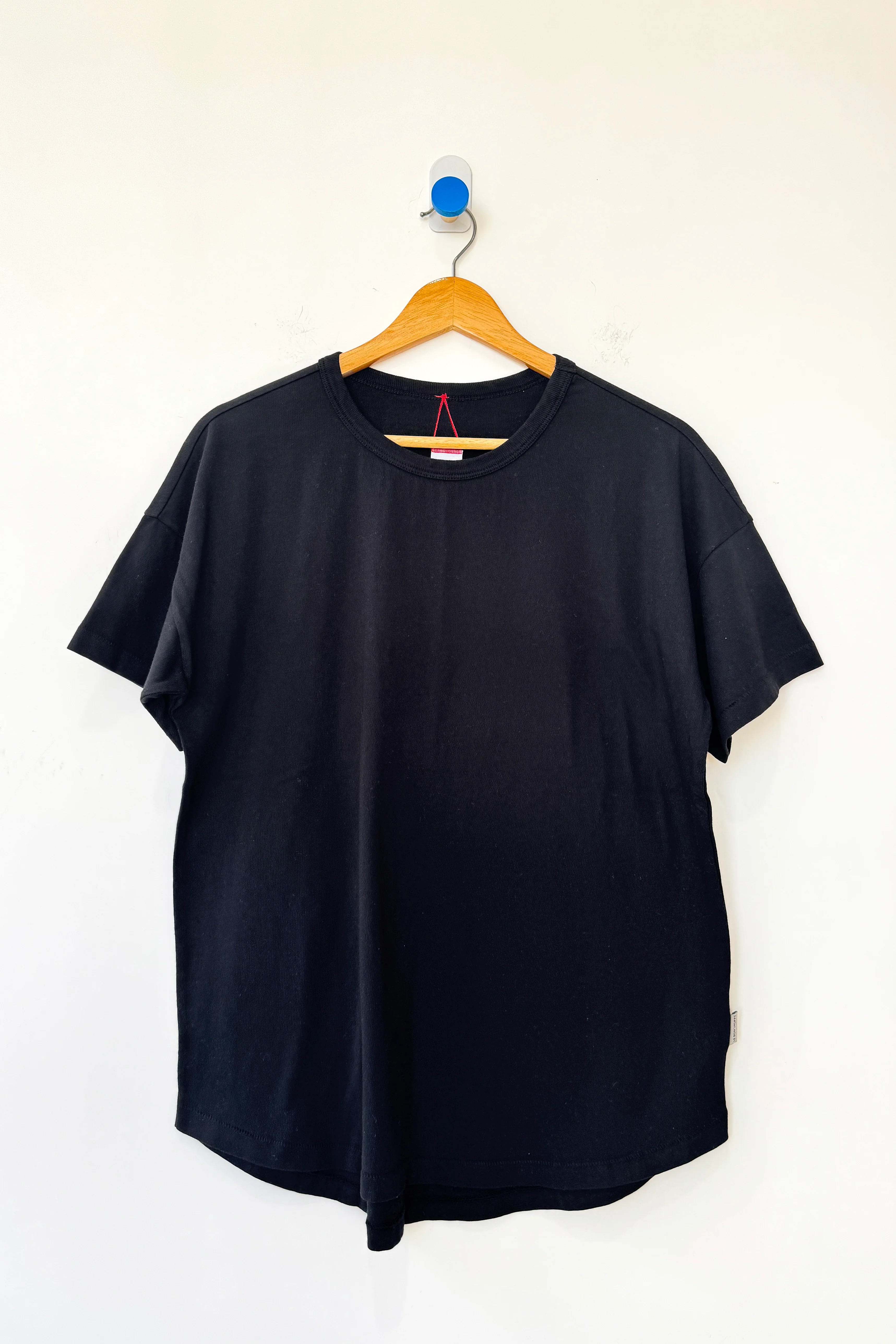 Her Tee - True Black - Image 3