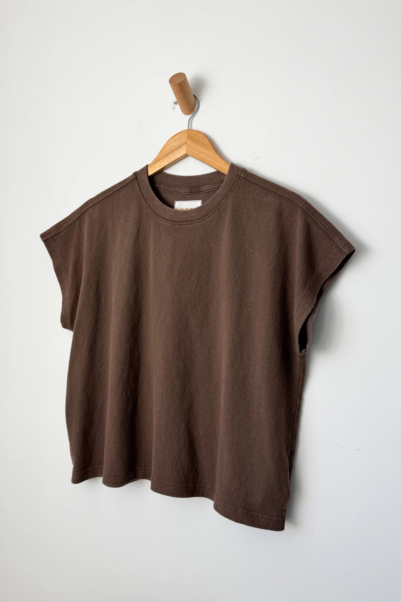 Jeanne Tee - CHOCOLATE - Image 3